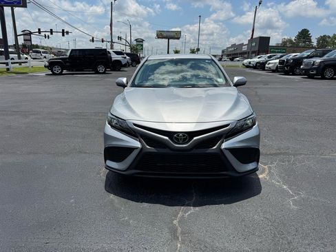 Used 2024 Toyota Camry SE AWD/4WD image 3