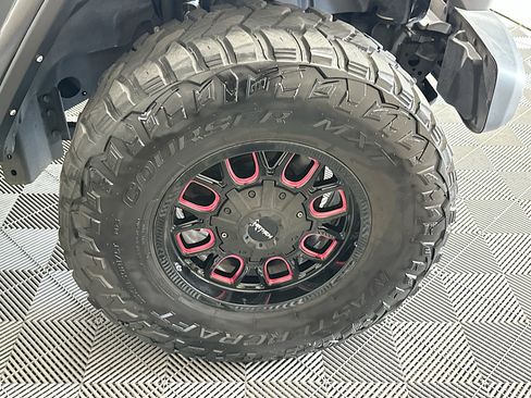 Used 2022 Jeep Gladiator Rubicon w/ Trailer Tow Package AWD/4WD image 11