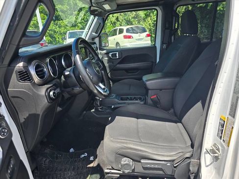 Used 2021 Jeep Wrangler Unlimited Sahara AWD/4WD image 9