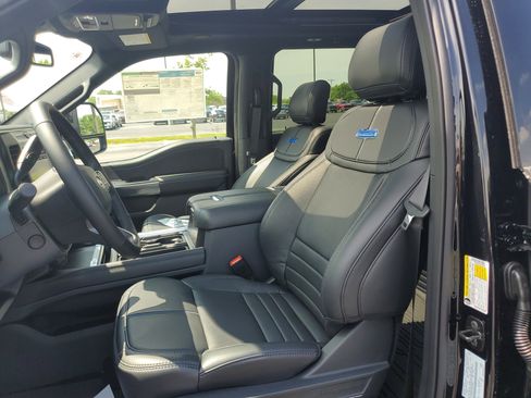 New 2025 Ford F250 Platinum image 20