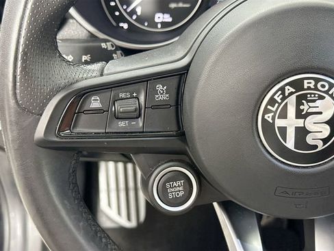 Used 2022 Alfa Romeo Giulia Ti AWD/4WD image 22