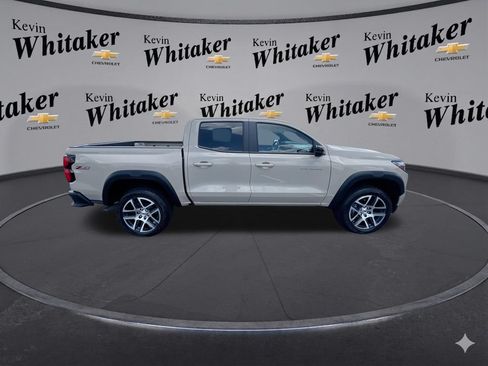 Used 2024 Chevrolet Colorado Z71 w/ Advanced Trailering Package AWD/4WD image 10