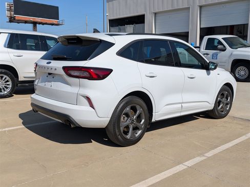 Used 2023 Ford Escape ST-Line image 11
