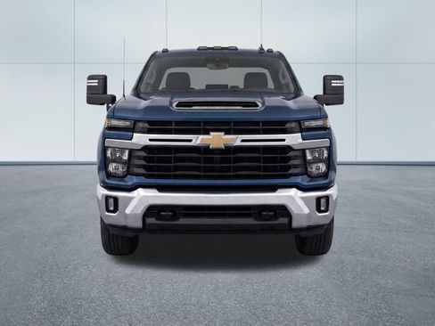 Used 2024 Chevrolet Silverado 2500 LT w/ Convenience Package AWD/4WD image 5