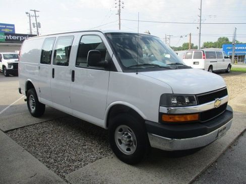 Used 2022 Chevrolet Express 2500 w/ Driver Convenience Package image 3