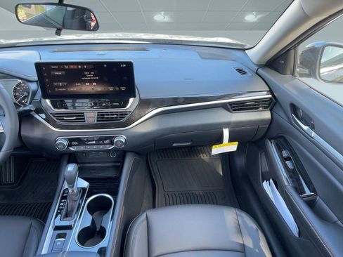 New 2025 Nissan Altima 2.5 SR w/ SR Premium Package image 28