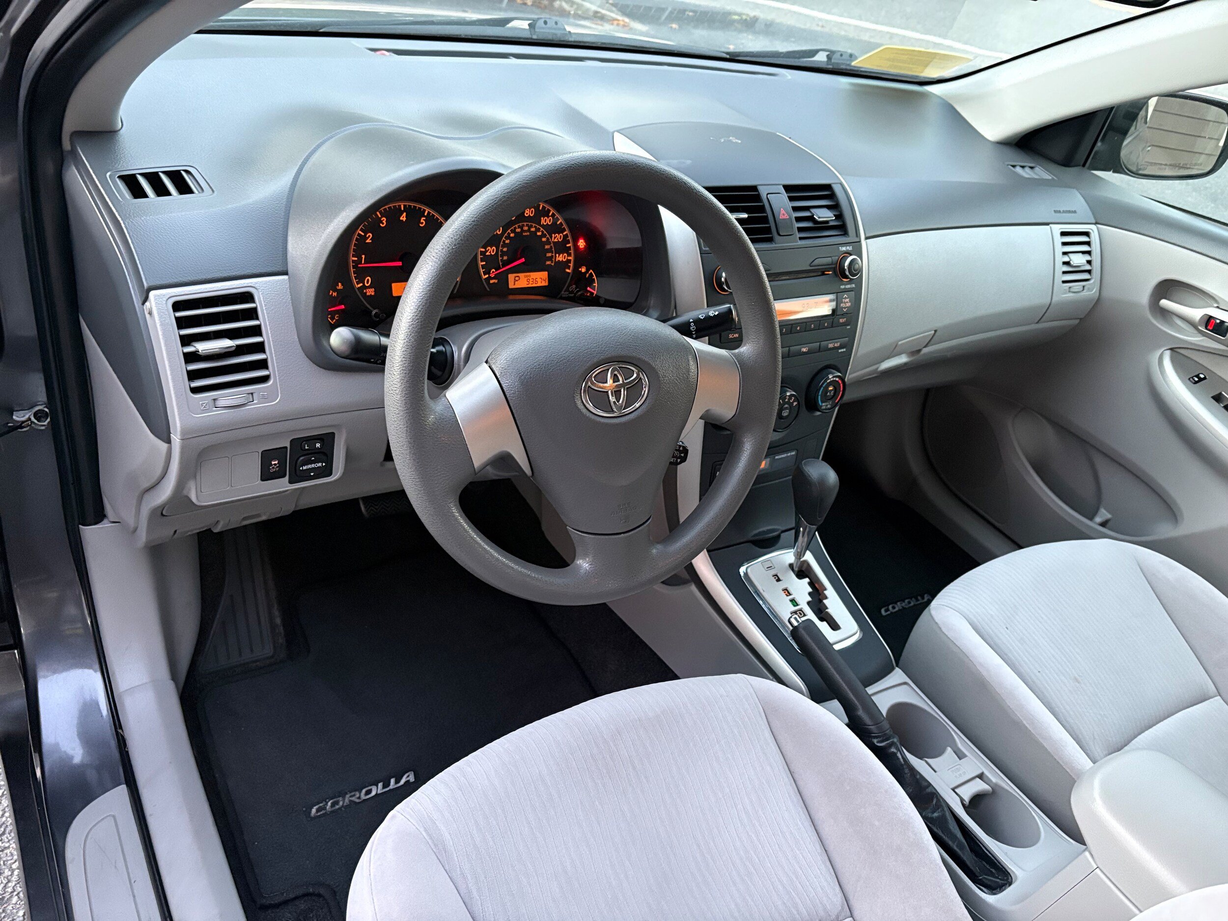 Used 2010 Toyota Corolla LE w/ All Weather Guard Pkg FWD image 10