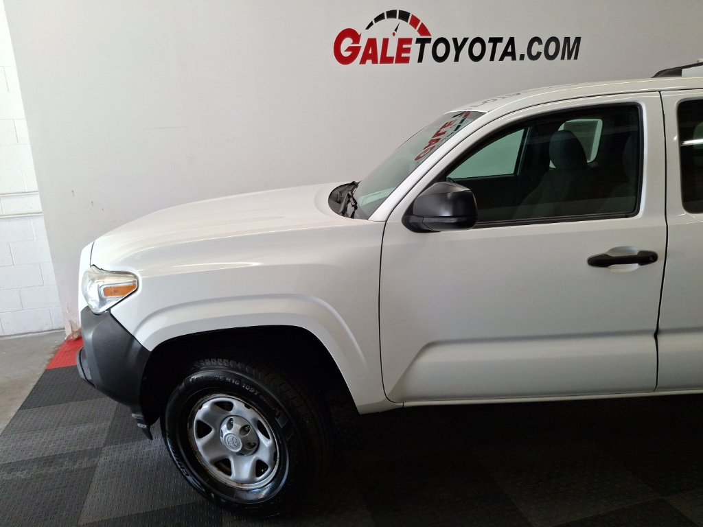 Used 2017 Toyota Tacoma SR RWD image 5