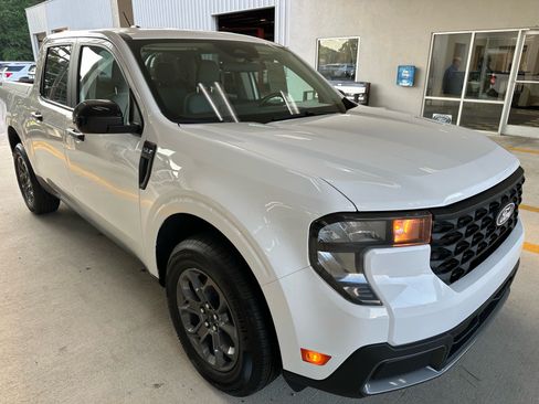 Certified 2025 Ford Maverick XLT w/ XLT Luxury Package FWD image 8