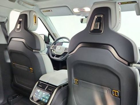 Used 2024 Rivian R1S Adventure image 27
