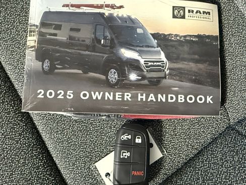 Used 2025 RAM ProMaster 2500 w/ Convenience Group image 19