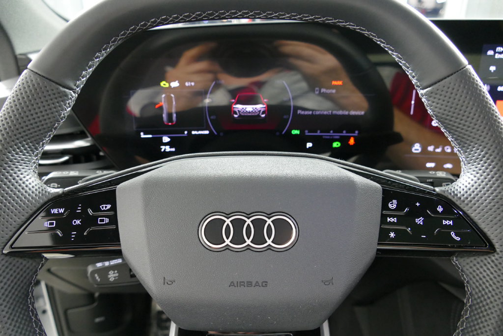 Used 2025 Audi SQ5 Premium Plus w/ Premium Plus Package AWD/4WD image 17