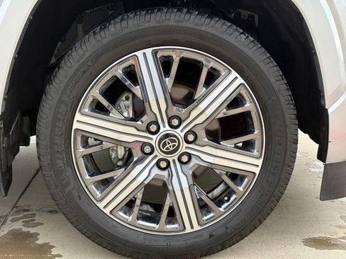 Used 2023 Toyota Sequoia Capstone AWD/4WD image 9