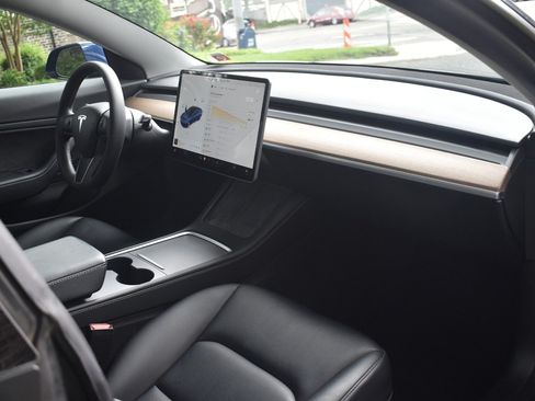 Used 2021 Tesla Model 3 Long Range AWD/4WD image 24