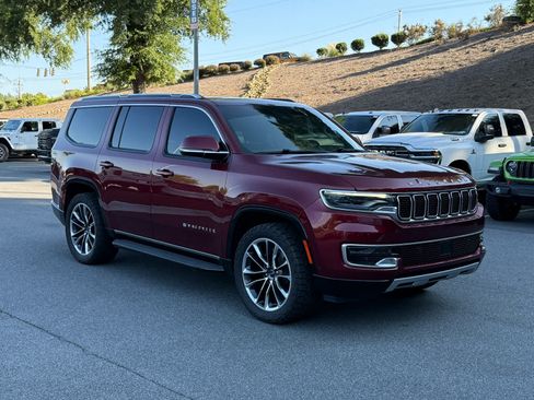 Used 2022 Jeep Wagoneer Series II w/ Premium Group I AWD/4WD image 7