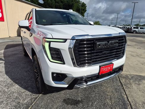 Used 2025 GMC Yukon Elevation w/ LPO, Elevation Black Package AWD/4WD image 5