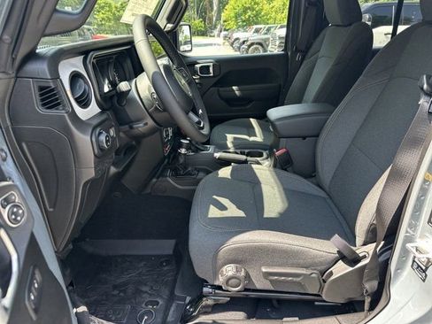 New 2026 Jeep Gladiator Sport AWD/4WD image 9