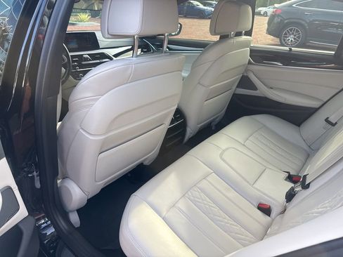 Used 2019 BMW M550i xDrive w/ Premium Package image 6