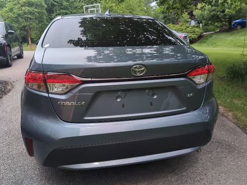 Used 2022 Toyota Corolla LE FWD image 6