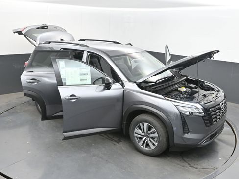 New 2026 Nissan Pathfinder SL FWD image 39