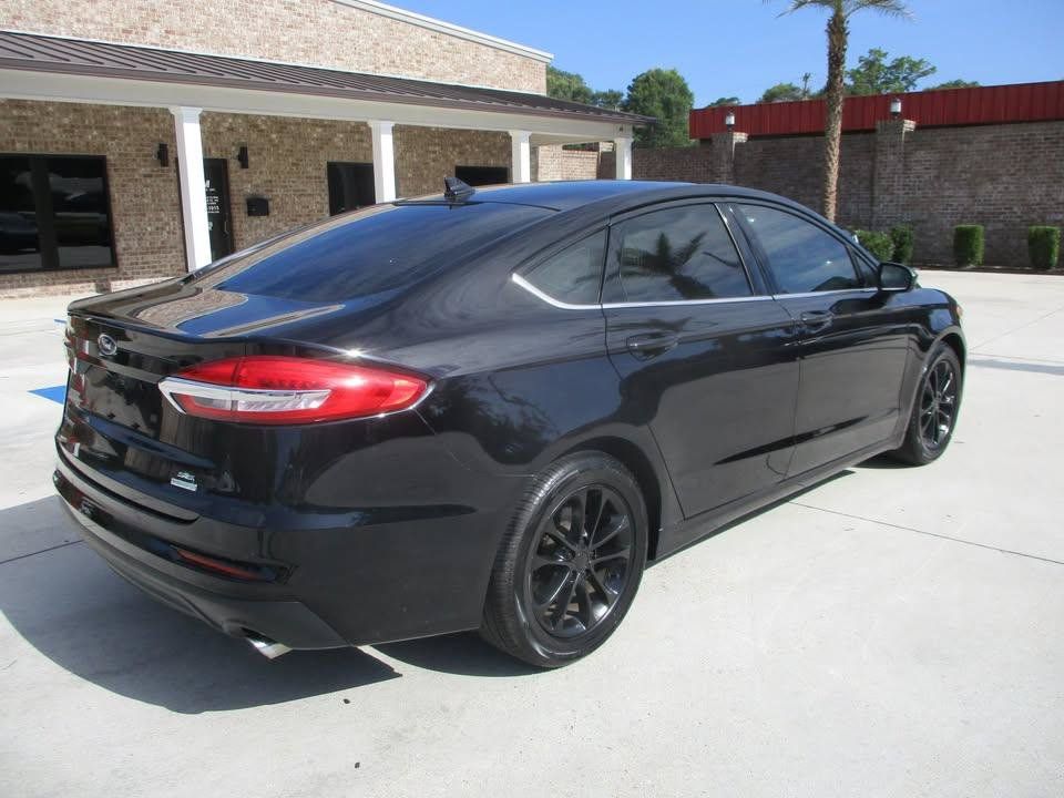 Used 2020 Ford Fusion SE FWD image 10