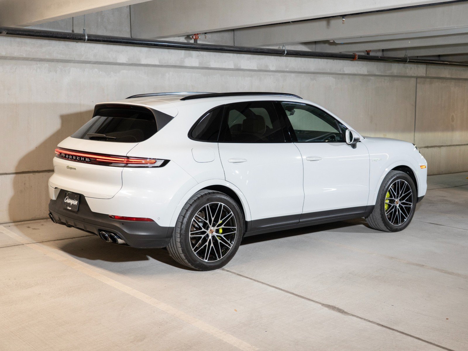 Certified 2025 Porsche Cayenne Coupe AWD/4WD image 9