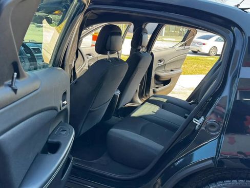 Used 2014 Dodge Avenger SE image 19