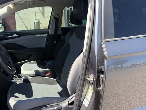 Used 2022 Volkswagen Taos S image 9