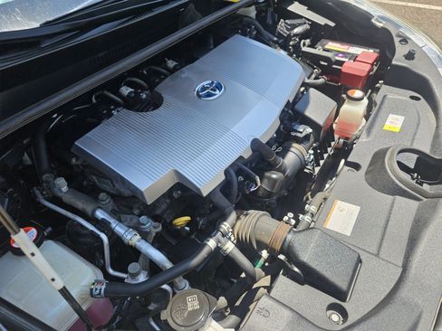 Used 2016 Toyota Prius Three FWD image 43