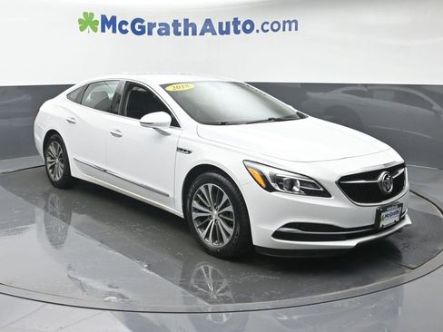 Used 2018 Buick LaCrosse Essence image 2