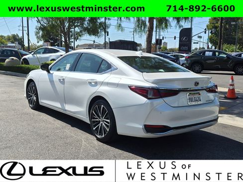 Used 2025 Lexus ES 300h w/ Premium Package FWD image 11