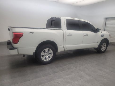 Used 2017 Nissan Titan SV RWD image 10
