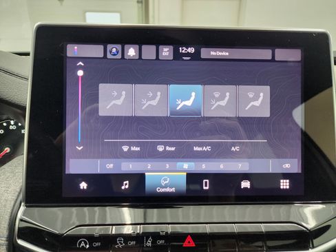 Used 2024 Jeep Compass Latitude image 46