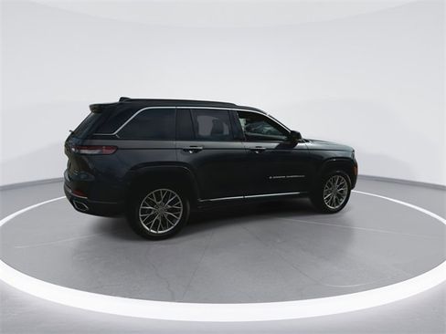 Used 2025 Jeep Grand Cherokee Summit image 9