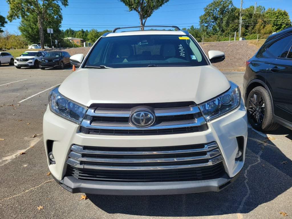 Used 2019 Toyota Highlander Limited FWD image 2