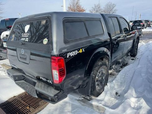 Used 2018 Nissan Frontier PRO-4X image 2