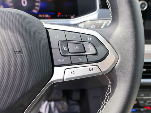 New 2025 Volkswagen Taos SE image 20