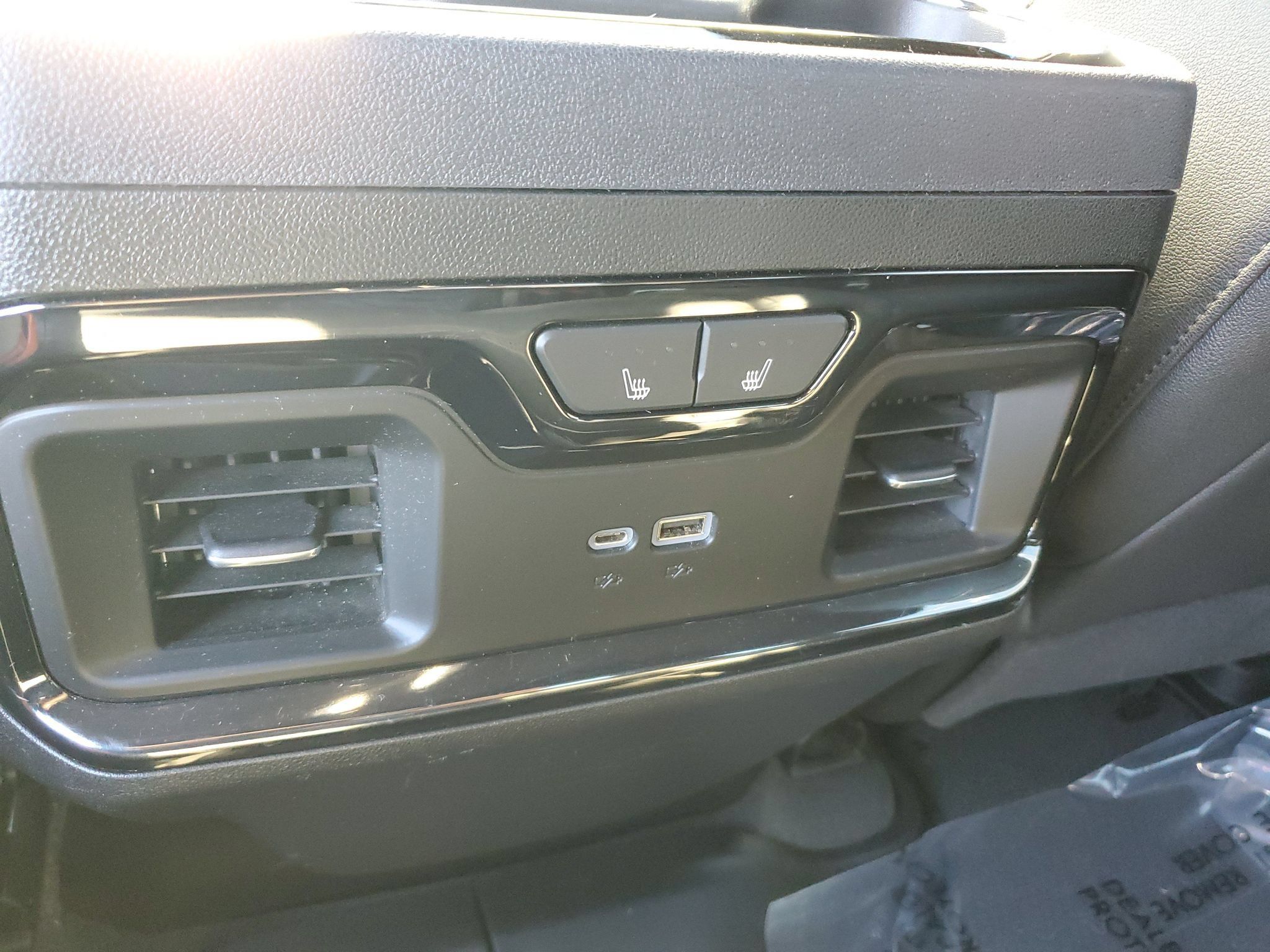 Used 2023 GMC Sierra 1500 AT4 w/ AT4 Premium Package AWD/4WD image 13