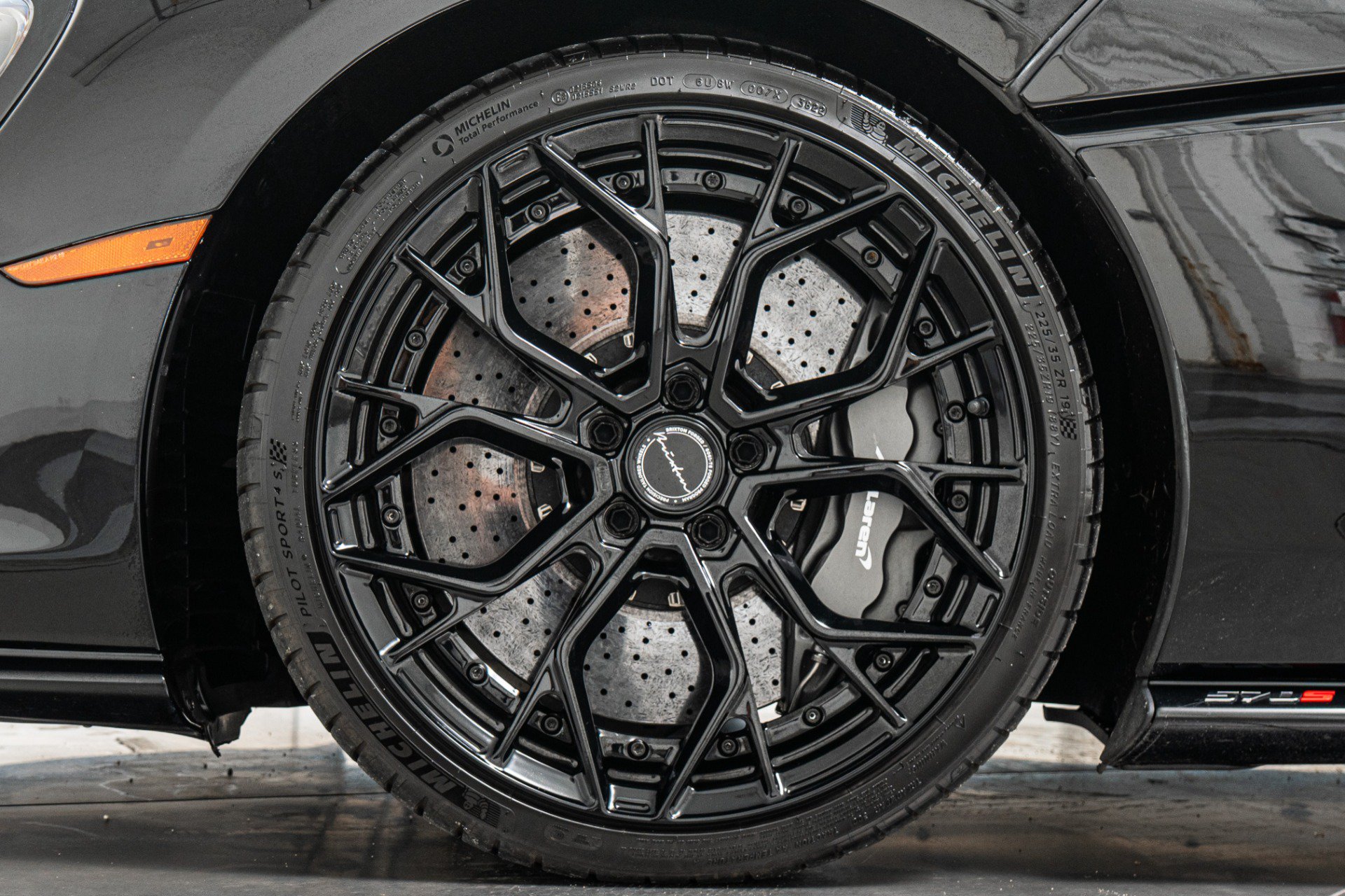 Used 2020 McLaren 570S Spider RWD image 10