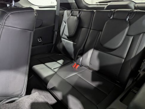 Used 2023 Ford Explorer XLT w/ Equipment Group 202A image 12