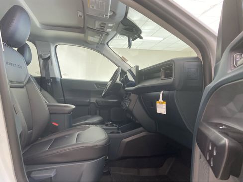 New 2026 Ford Maverick Lariat w/ Black Appearance Package image 14