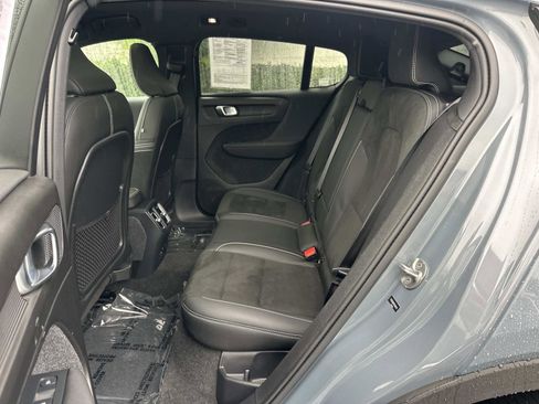 Certified 2023 Volvo C40 P8 Recharge Ultimate image 21