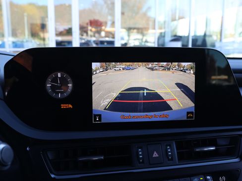 Used 2025 Lexus ES 350 w/ Premium Package image 23