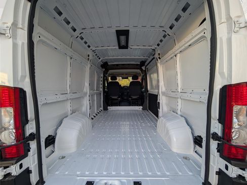 New 2026 RAM ProMaster 2500 w/ Convenience Group FWD image 10