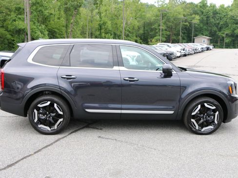 Used 2025 Kia Telluride S AWD/4WD image 9