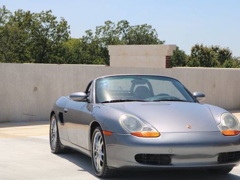 Used 2002 Porsche Boxster RWD image 2