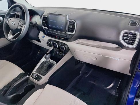 Certified 2025 Hyundai Venue SEL FWD image 26