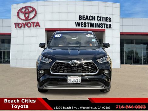 Used 2023 Toyota Highlander Platinum image 4