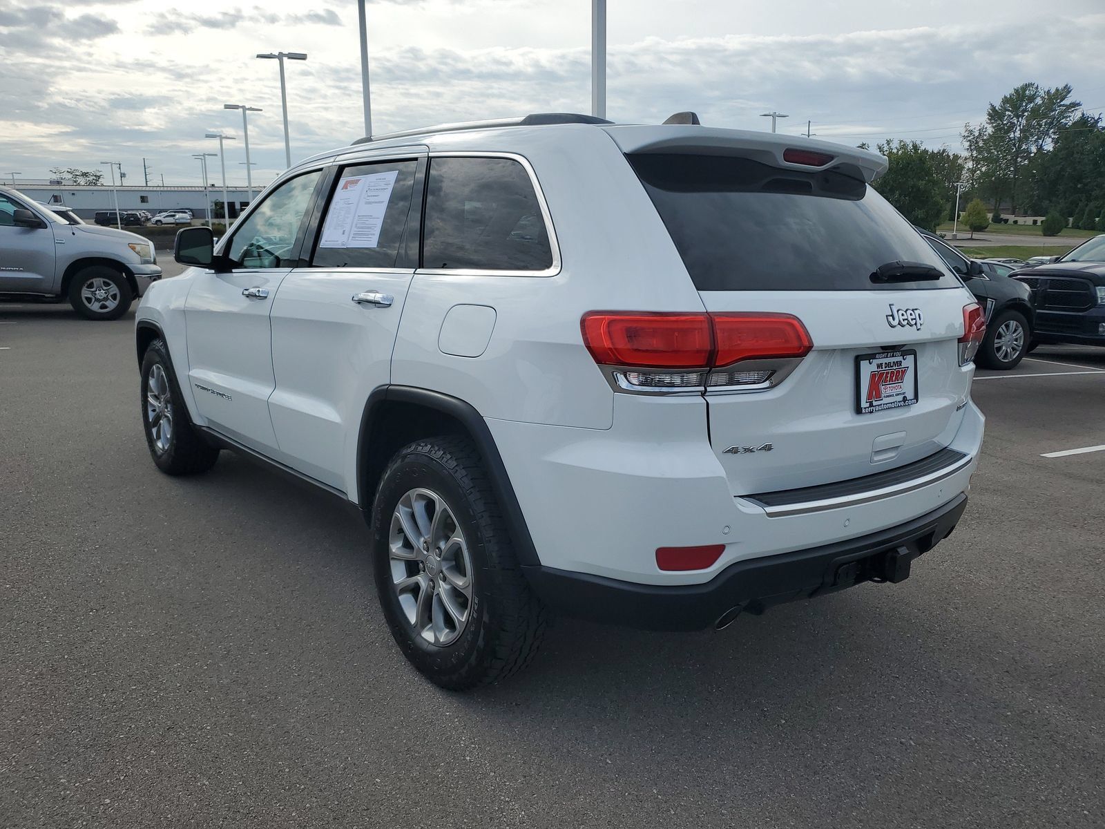 Used 2014 Jeep Grand Cherokee Limited w/ Luxury Group II AWD/4WD image 3