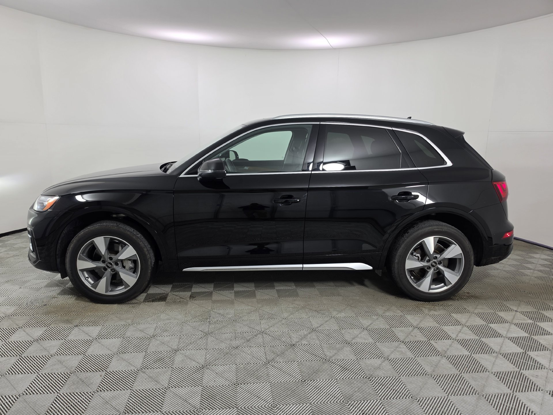 Used 2024 Audi Q5 2.0T Premium AWD/4WD image 41